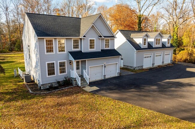 property at 2942 S Haven Dr