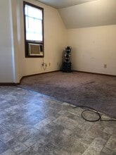 309 Hart St, Unit D in Jefferson City, MO - Foto de edificio - Building Photo