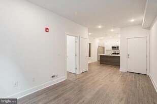 2623 Christian St in Philadelphia, PA - Building Photo