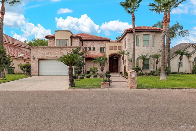 property at 2013 Sabinal St