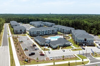 Ascend Brightleaf Apartments in Durham, NC - Foto de edificio - Building Photo
