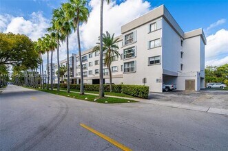 255 Galen Dr in Key Biscayne, FL - Building Photo - Building Photo