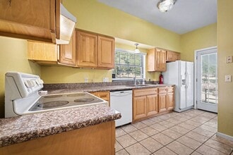 1311 Morgana Rd in Jacksonville, FL - Foto de edificio - Building Photo