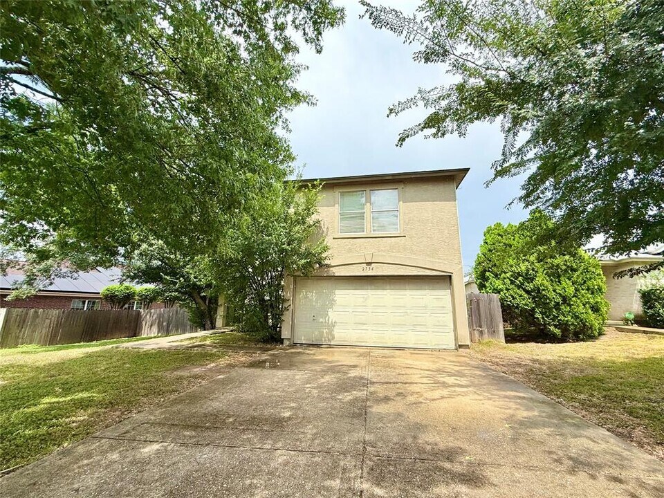 2734 High Point Dr in Round Rock, TX - Building Photo