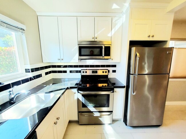 property at 1217 Paloma Ave