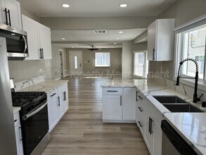 1519 W 22nd Pl in Los Angeles, CA - Building Photo - Building Photo