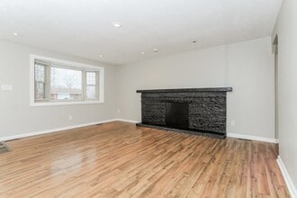 208 Silverstone Dr in Englewood, OH - Building Photo - Building Photo