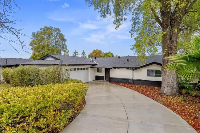 property at 2660 Ross Pl