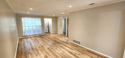 7473 Walling Ln in Dallas, TX - Building Photo - Building Photo