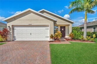 18529 Cronin Sand Ln in North Fort Myers, FL - Building Photo - Building Photo