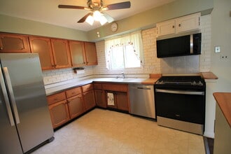 5525 Virginia Ave in Clarendon Hills, IL - Building Photo - Building Photo