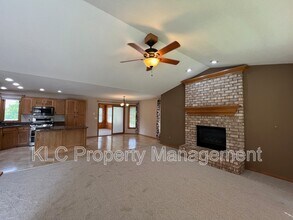 918 SE Judy Dr in Ankeny, IA - Building Photo - Building Photo