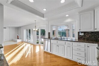 19341 Shady Harbor Cir in Huntington Beach, CA - Building Photo - Building Photo