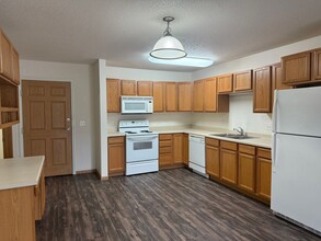 4431 Calico Dr S in Fargo, ND - Foto de edificio - Building Photo