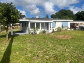 3921 SW 59th Ave in West Park, FL - Building Photo