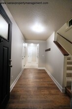 17128 Larkspur Ln in Urbandale, IA - Building Photo - Building Photo