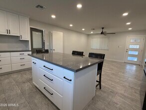 4140 W Paradise Dr in Phoenix, AZ - Building Photo - Building Photo