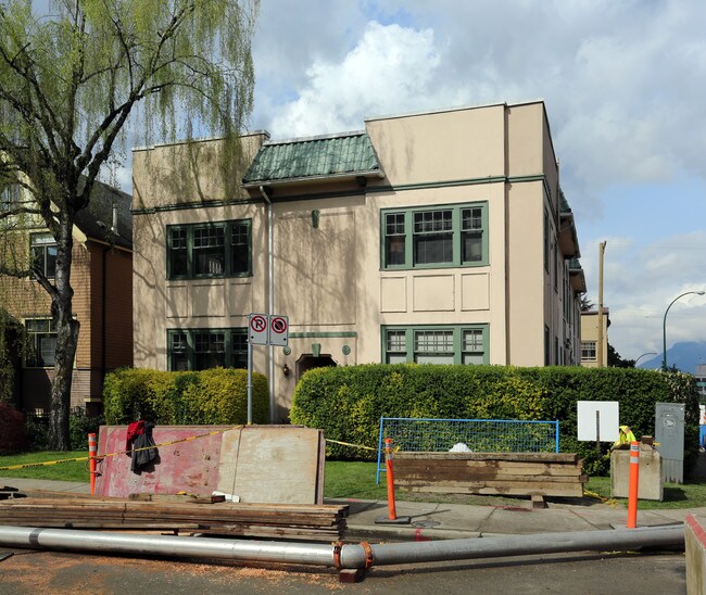 2661 Hemlock St in Vancouver, BC - Building Photo - Primary Photo