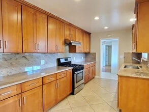 1035 Colony Hills Ln in Cupertino, CA - Building Photo - Building Photo