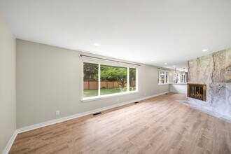 8006 Nixon Ave SW in Tacoma, WA - Building Photo - Building Photo