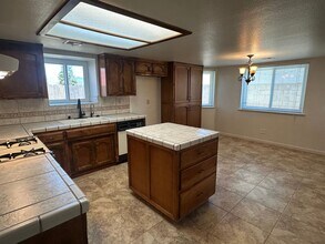 1198 Magnolia Ct in Tehachapi, CA - Building Photo - Building Photo