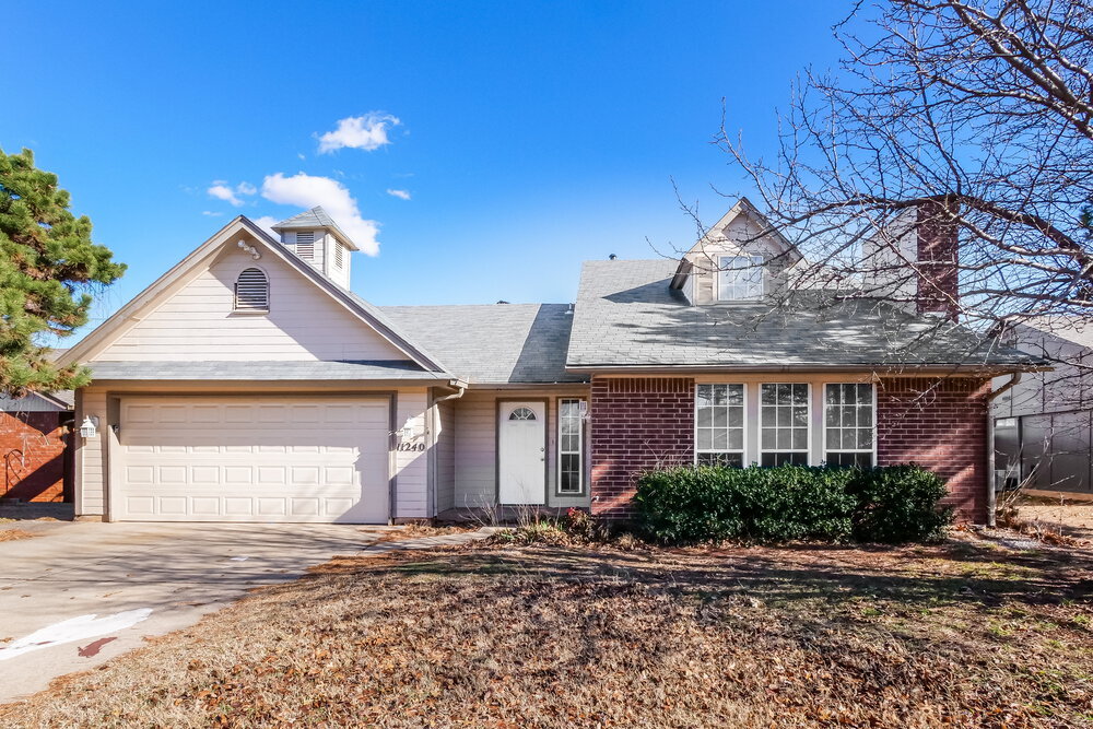 11240 Cimarron Dr in Oklahoma City, OK - Foto de edificio