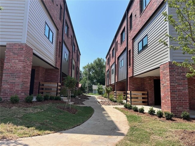property at 927 SE 10th St