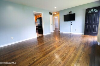 66 Cordell Rd in Schenectady, NY - Building Photo - Building Photo