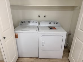 208 Ogden Canyon Rd in Ogden, UT - Foto de edificio - Building Photo