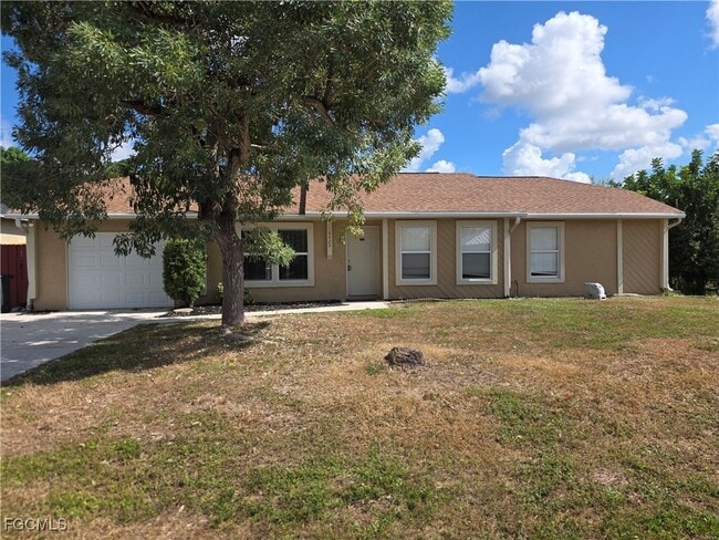 18425 Rosewood Rd in Ft. Myers, FL - Building Photo - Building Photo