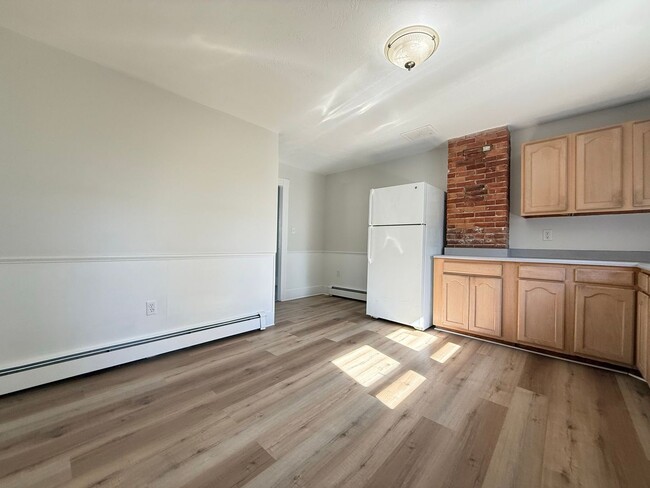 208 Main St in Somersworth, NH - Building Photo - Building Photo