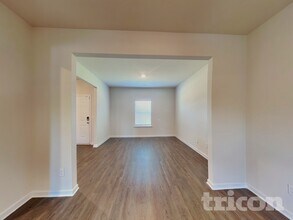 1100 Amadas Dr in Locust Grove, GA - Foto de edificio - Building Photo