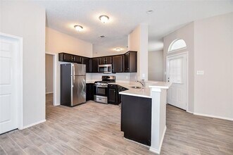 2406 Garden Creek Dr in Arlington, TX - Building Photo - Building Photo