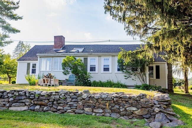 191 Chace Hill Rd in Sterling, MA - Building Photo - Building Photo