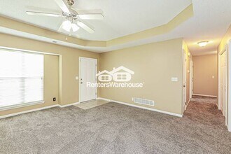 735 Carlisle Dr in Raymore, MO - Building Photo - Building Photo