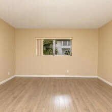 2060 NW 48th Terrace, Unit 310 in Lauderhill, FL - Building Photo - Building Photo