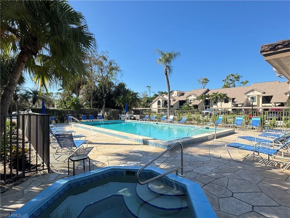 228 Fox Glen Dr, Unit 228 Fox Glen Drive #3310, in Naples, FL - Building Photo