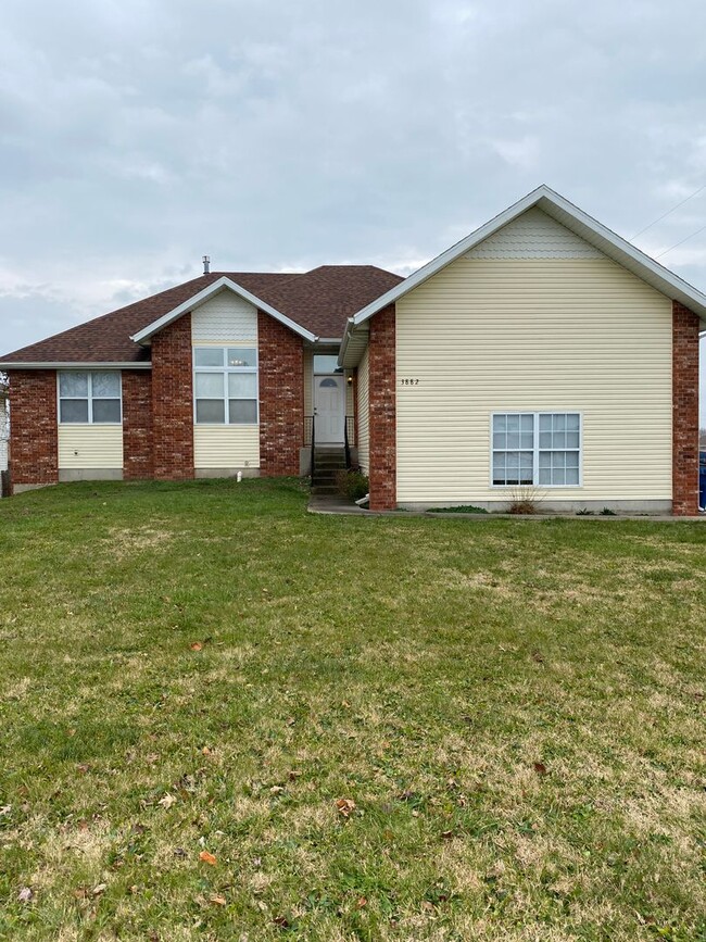 property at 3882 S Homewood Ave