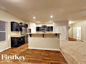 6402 Springbeauty Dr in Charlotte, NC - Foto de edificio - Building Photo