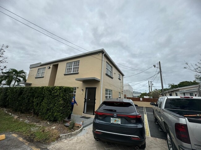 property at 2015 SW 27th Ave