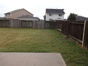 19715 Hidden Shadow Ln in Cypress, TX - Foto de edificio - Building Photo