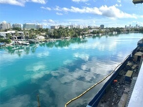 9501 E Bay Harbor Dr in Bay Harbor Islands, FL - Building Photo - Building Photo