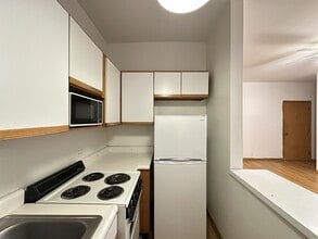 634 W Barry Ave, Unit R04A in Chicago, IL - Building Photo - Building Photo