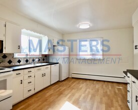 2055 Tremainsville Rd in Toledo, OH - Building Photo - Building Photo