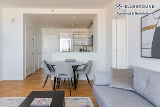 635 W 42nd St in New York, NY - Building Photo - Building Photo