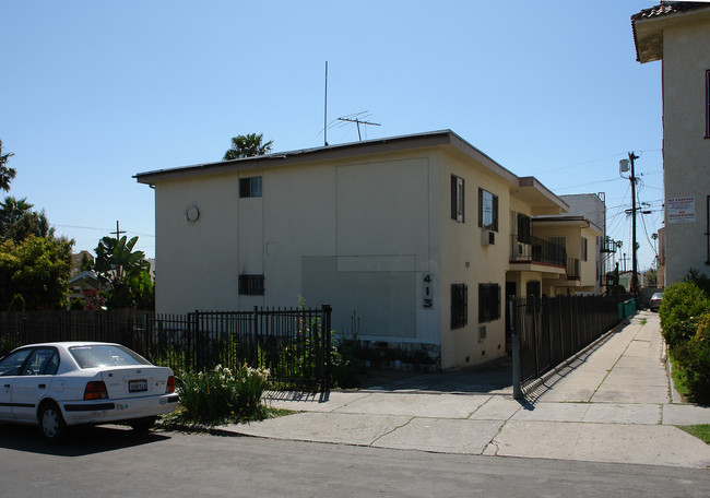 413 Normandie Pl in Los Angeles, CA - Foto de edificio - Building Photo