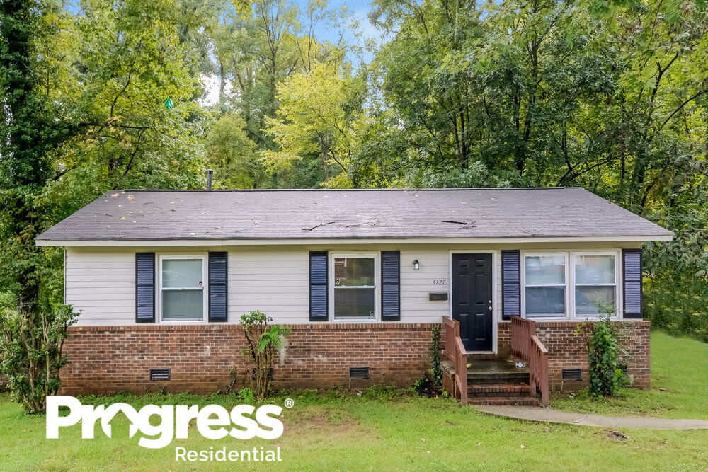 4121 Carlyle Dr in Charlotte, NC - Building Photo