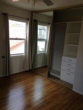 3123 1/2-3123 Byron St in San Diego, CA - Foto de edificio - Building Photo