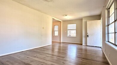 10502 Ambursen St in Houston, TX - Building Photo - Building Photo