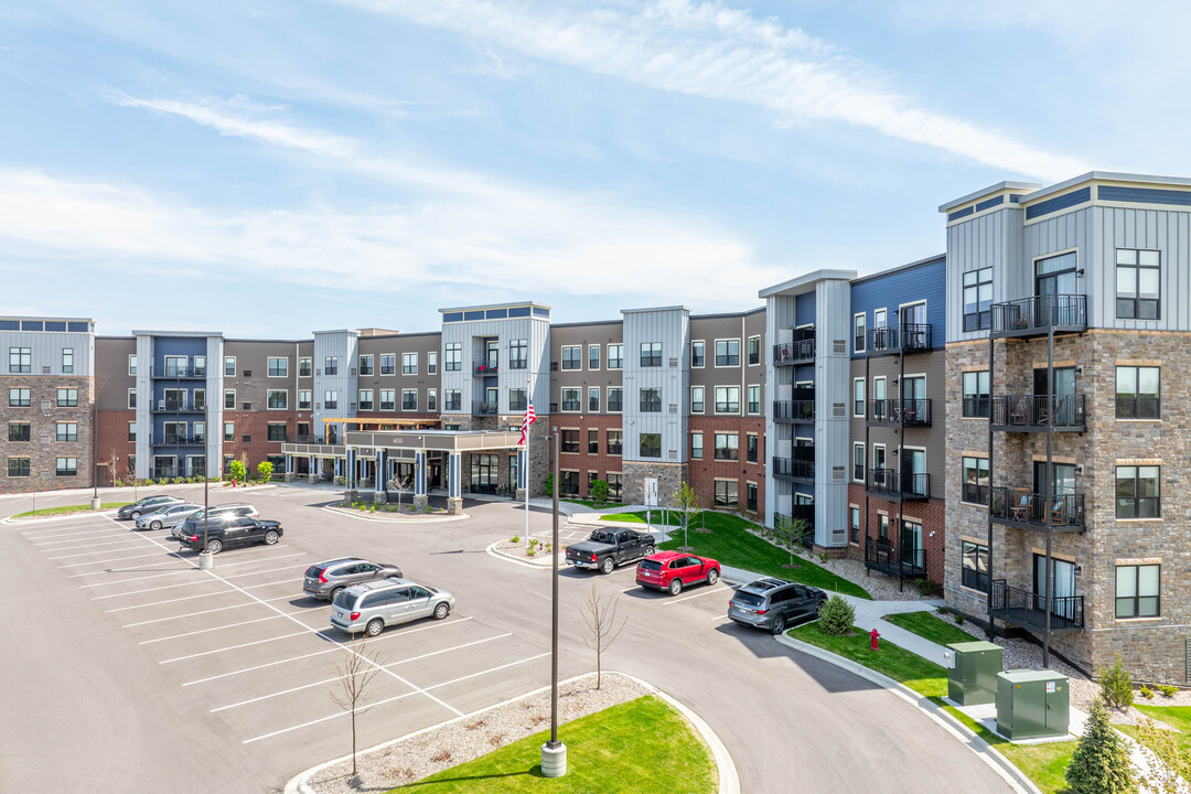 The Meadows Senior Living in Savage, MN - Foto de edificio